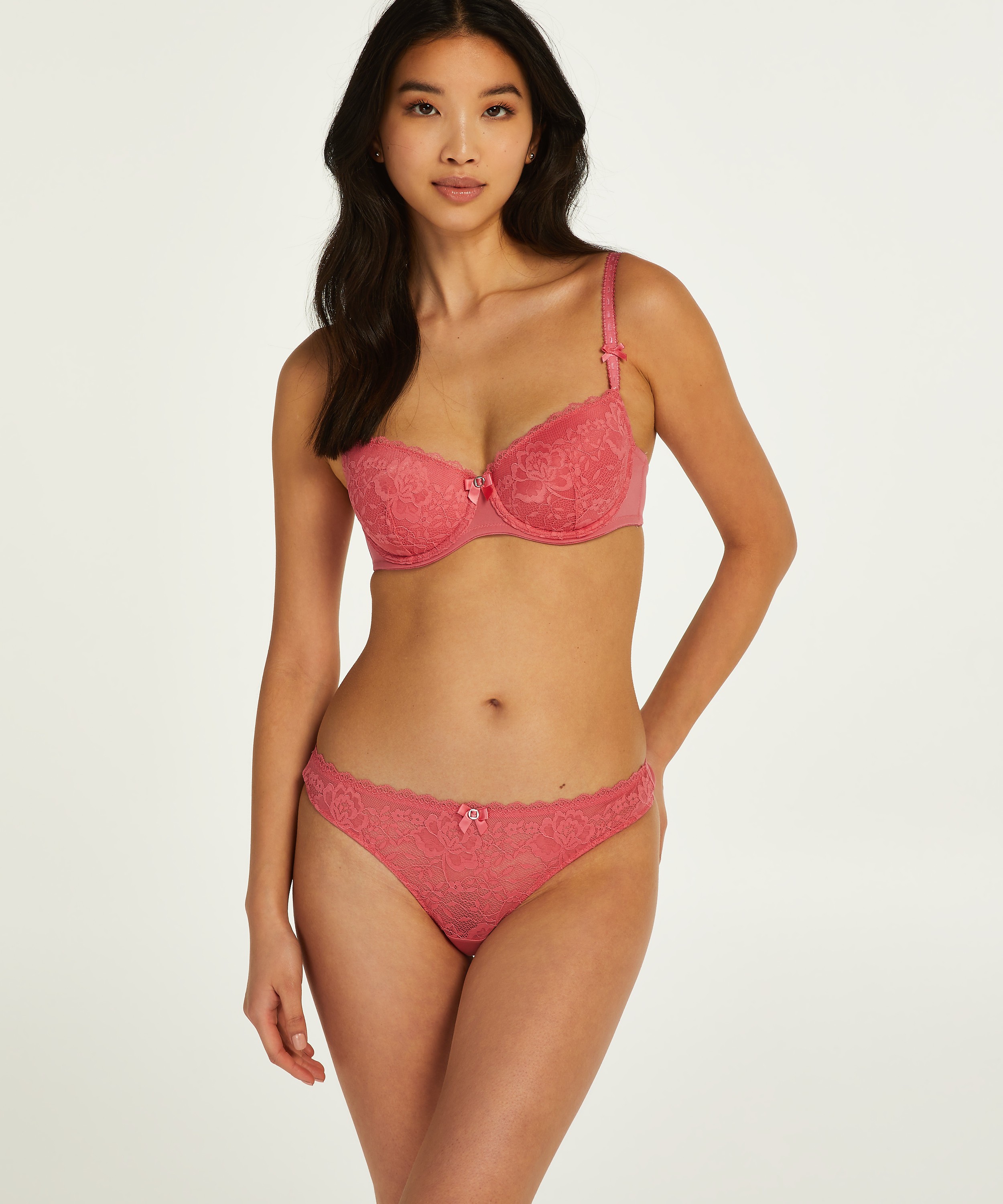 https://hunkemoller.by/media/img/hkm/190823_3.jpg